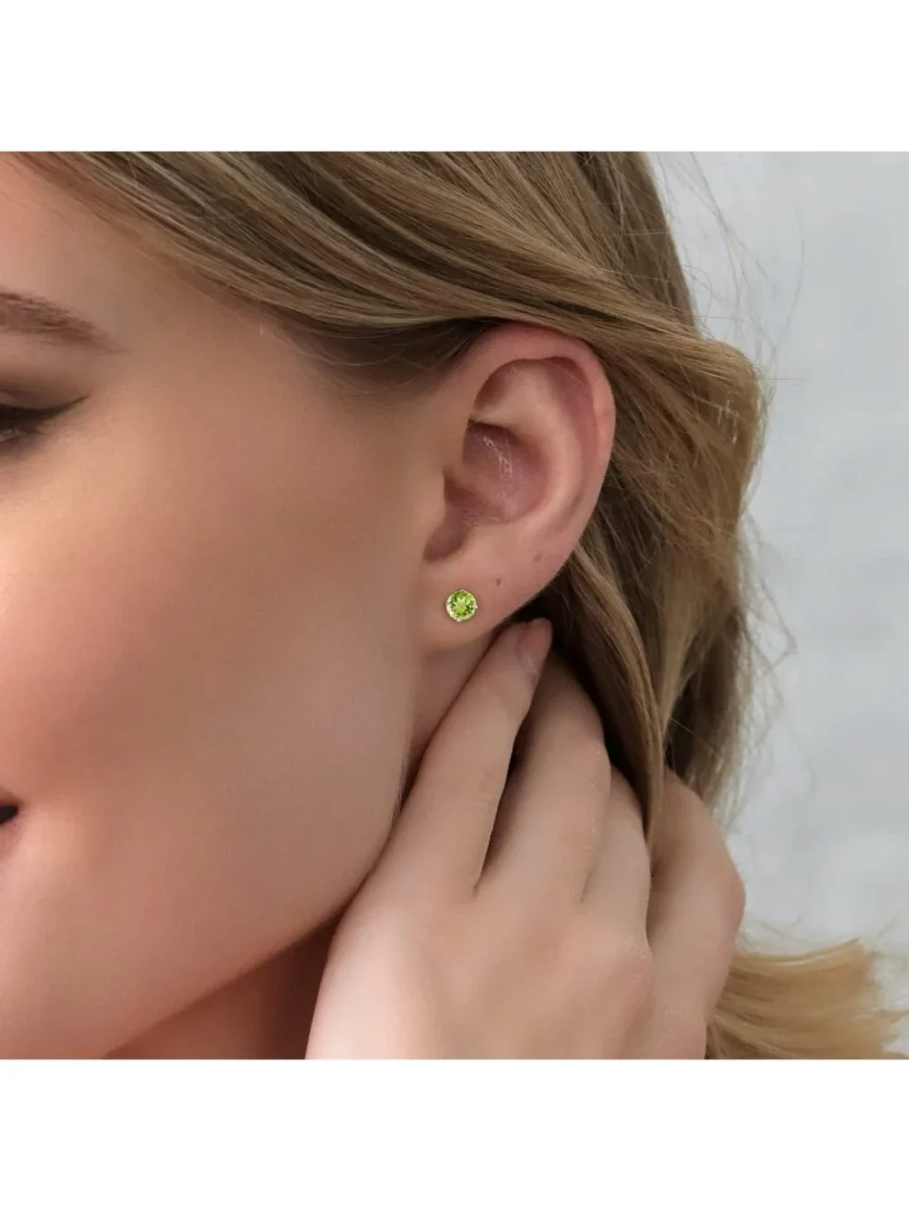Women's Peridot 925 Sterling Silver Round Gemstone Birthstone Stud Earrings